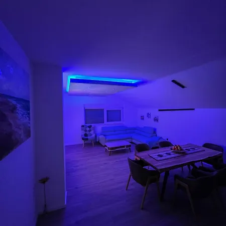 Apartment Sky Cube *