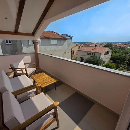 Sky Cube Apartment *
